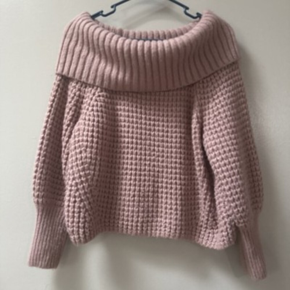 Express Pink Off Shoulder Chunky Knit Sweater Medium Soft Girl Balletcore Cozy